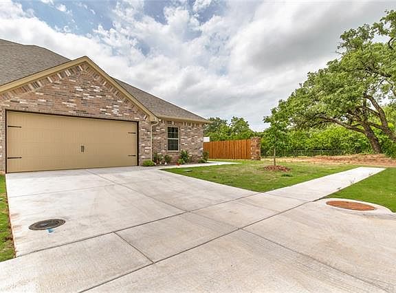 3rd image of 513 Landry Ct