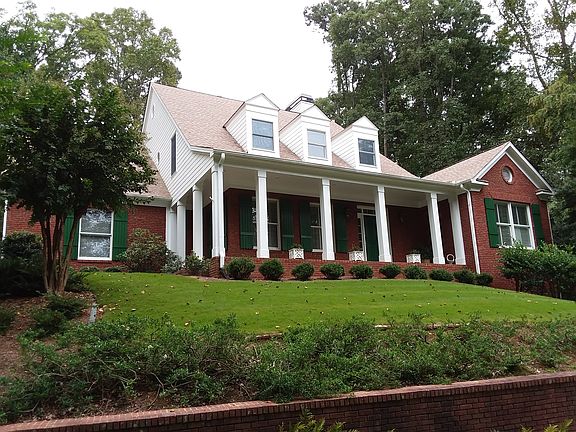 2nd image of 2462 Glen Oaks Ct