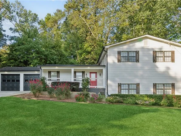 2103 Forest Ct, Snellville, GA 30078