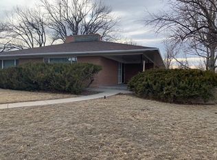 350 N 7th St, Douglas, WY 82633