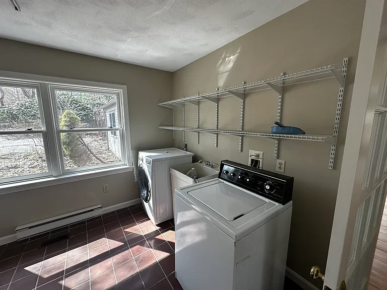 487 Carpenter Ln — Photo 20
