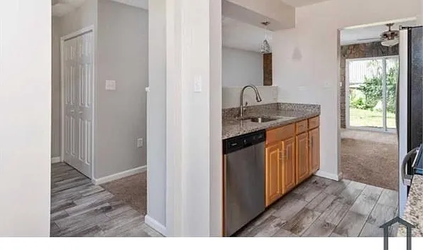 22 Helmsman Ct — Photo 5