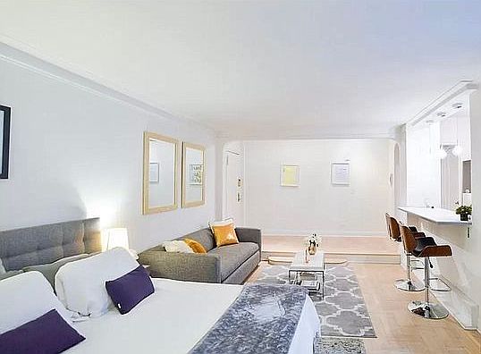4th image of 155 W 71st St APT 1G