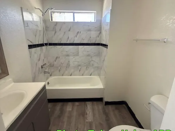 3525 O St APT 2, Bakersfield, CA 93301