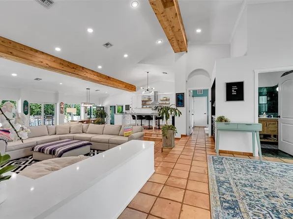 2739 Oak Tree Lane, Fort Lauderdale, FL 33309