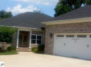 28 Ruby Lake Ln, Simpsonville, SC 29681