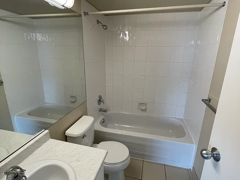 3528 Vanness Ave — Photo 57