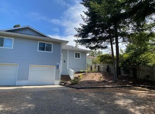 1630 13th St, Florence, OR 97439