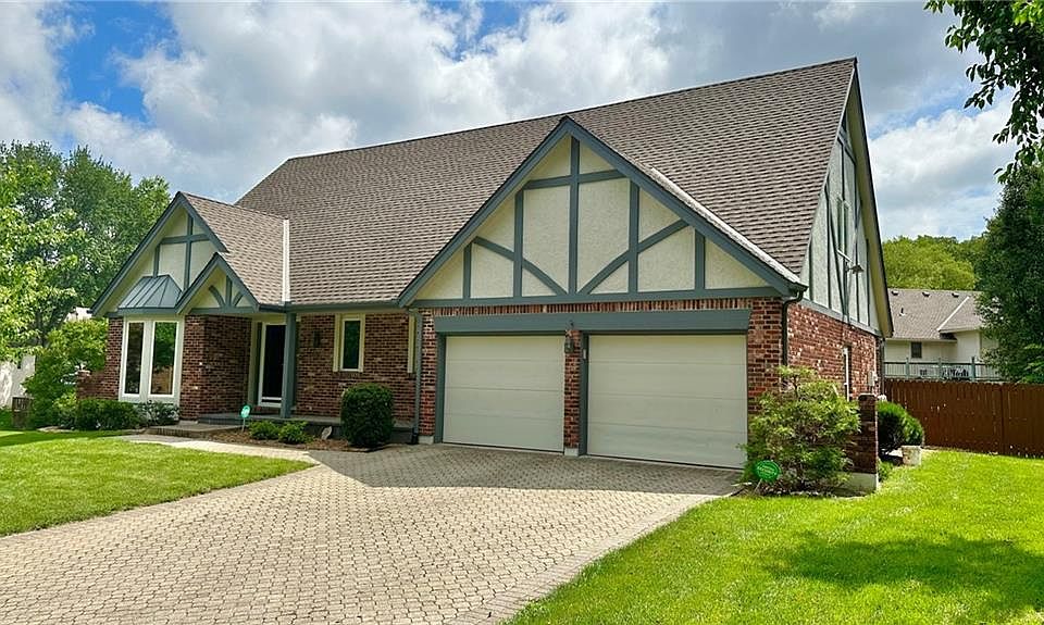 1st image of 3829 S Willis Ct