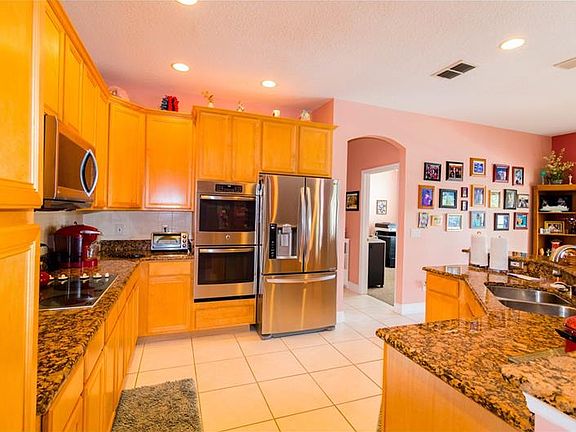 4th image of 14027 San Mateo Ct
