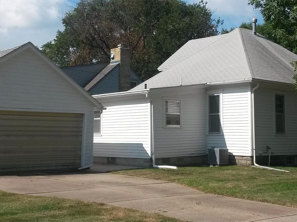 1st image of 2048 N D St