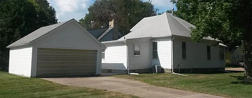 2048 N D St Photo 1