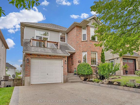 2nd image of 786 Hunters Gate Cres