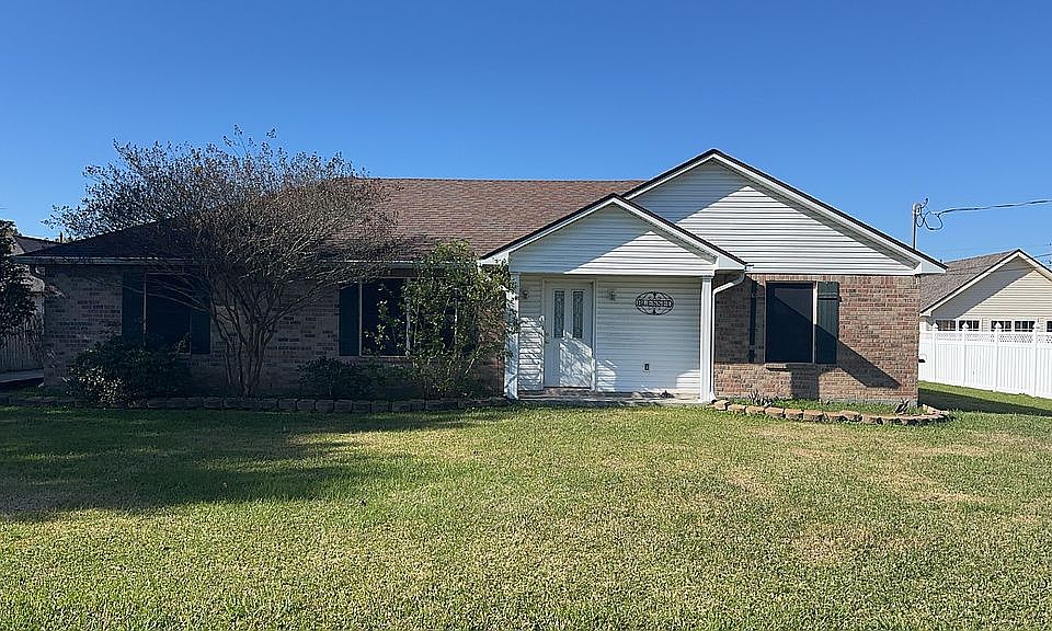 1st image of 305 Kathy Dr