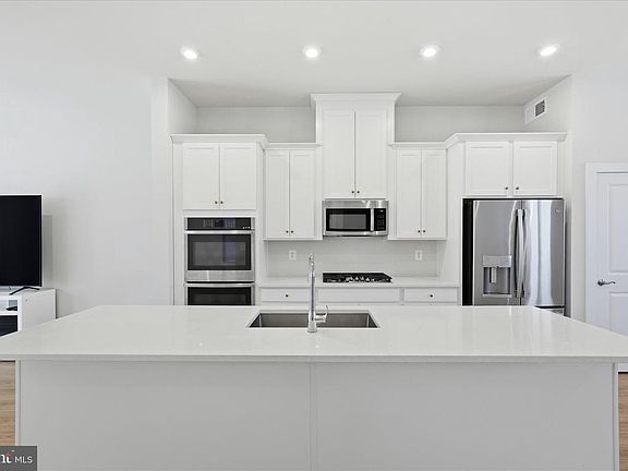 5th image of 18351 Moss Garden Rd