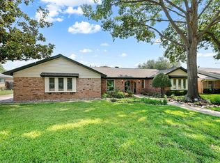 624 Springhill Ct, Hurst, TX 76054