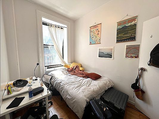 3rd image of 321 E 14th St #A
