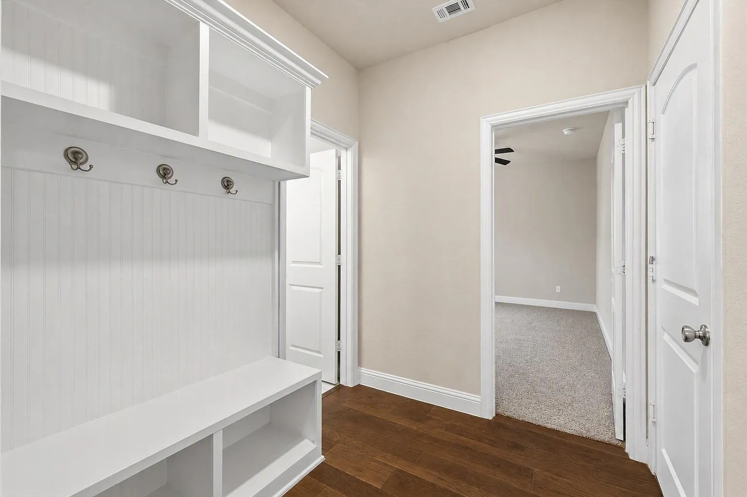 4 bed, 3257 sqft, $3,500 — Photo 3