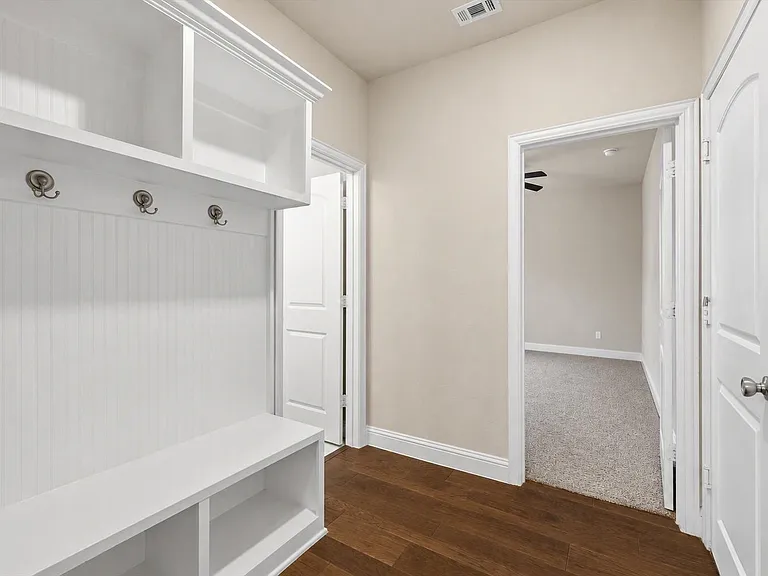 4132 Kyles Landing Dr — Photo 3