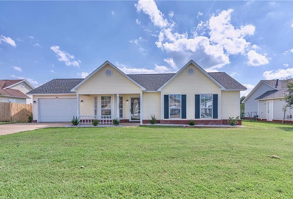 1st image of 1011 Opal Dr