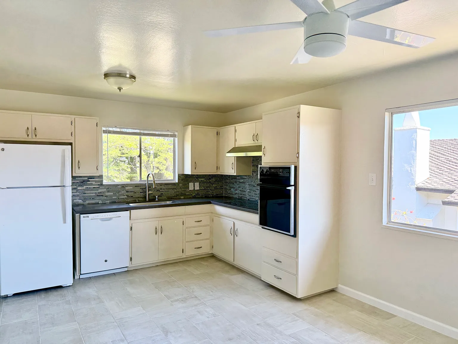 3320 Fasman Dr — Photo 3