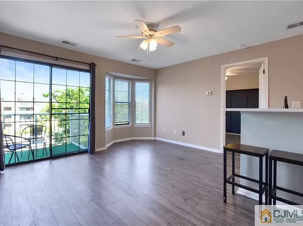 17 Lear Ct #17, East Brunswick, NJ 08816
