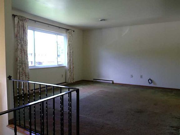 5th image of 3516 Burnett Dr