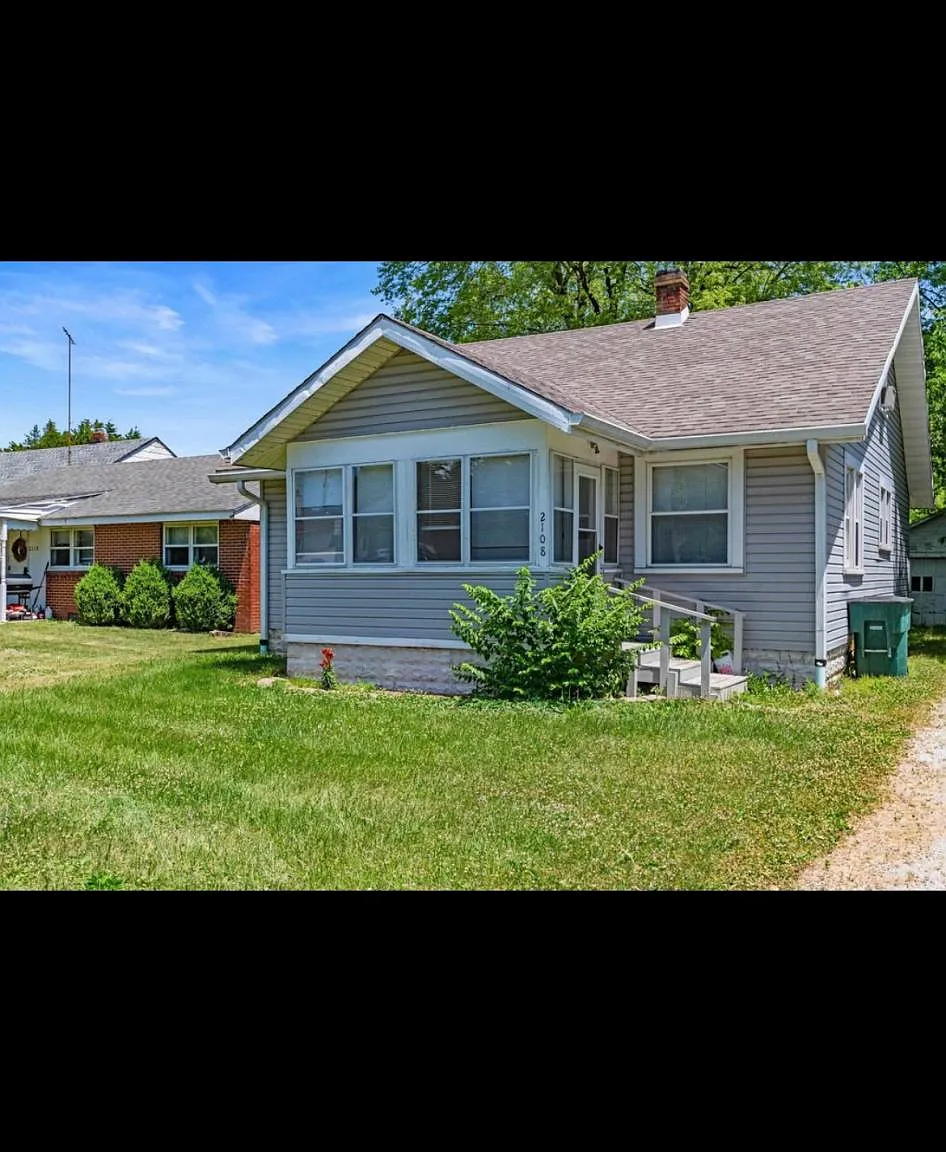 2108 N Ball Ave — Photo 3
