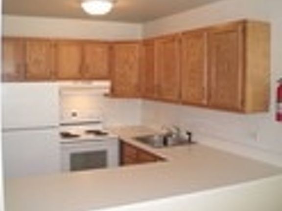 3rd image of 1833 Four Lakes Ave APT 2C