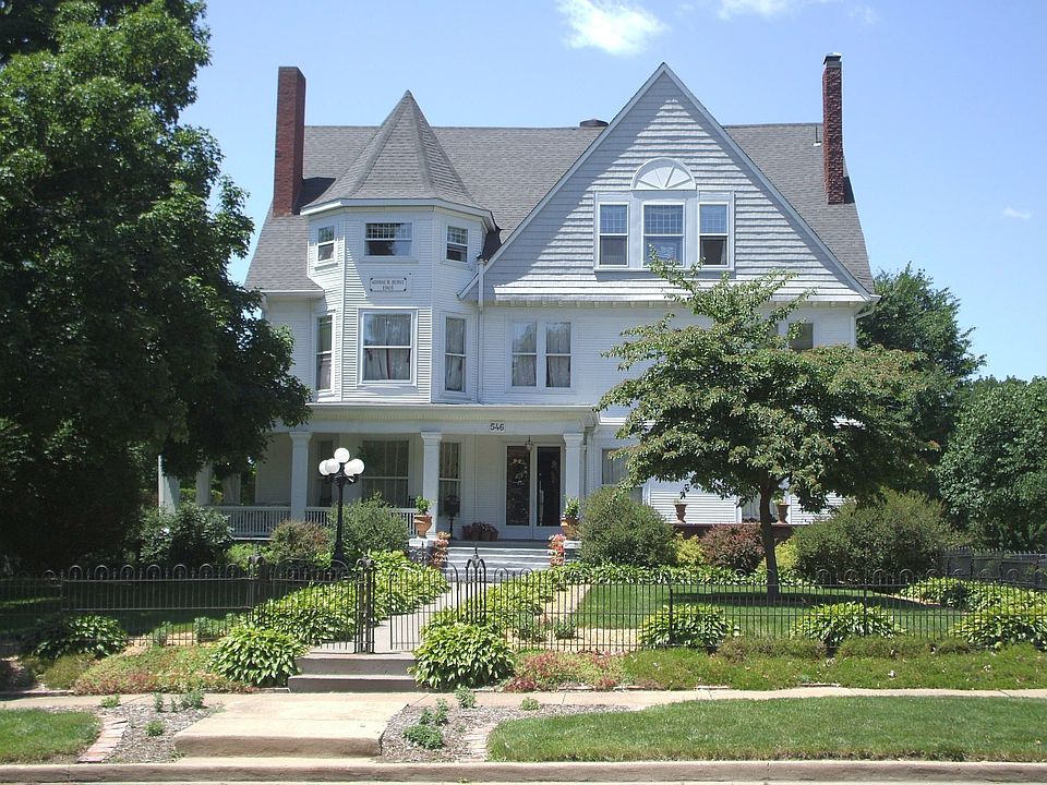 546 N Academy St, Galesburg, IL 61401 Zillow