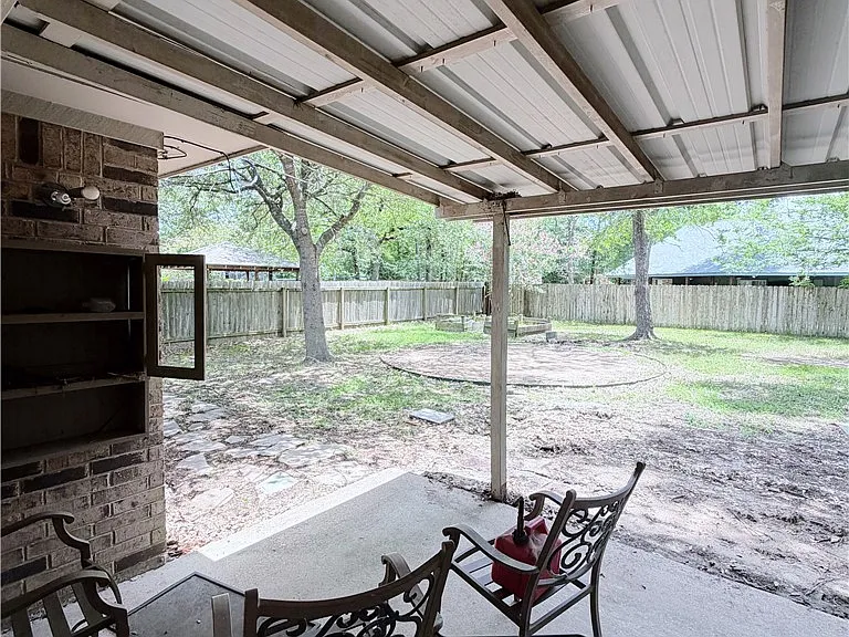 2706 Red Hill Dr — Photo 39