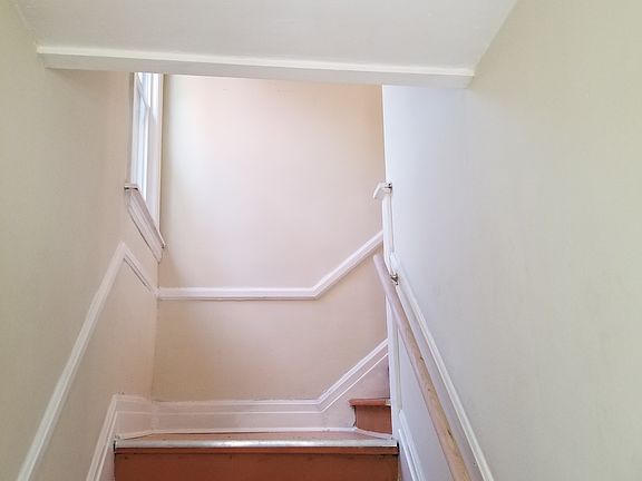 5th image of 306 Pilgrim St #2