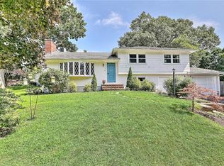 116 Sweetbriar Dr, Cranston, RI 02920