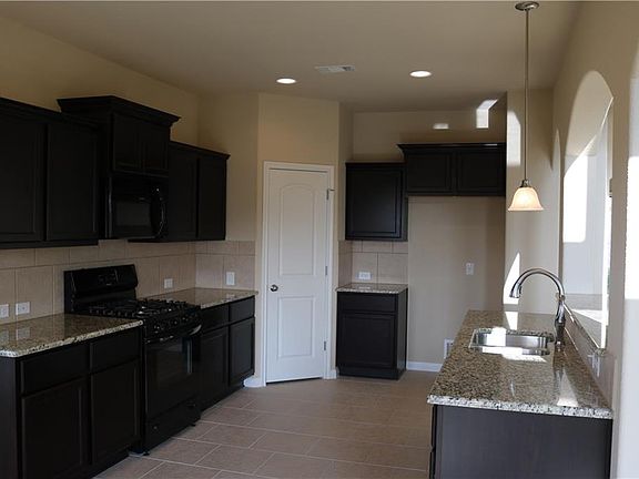 5th image of 7993 Arezzo Dr