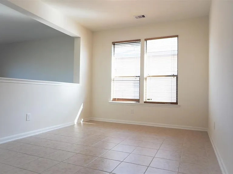 4426 S Vineyard Meadow Ln — Photo 5