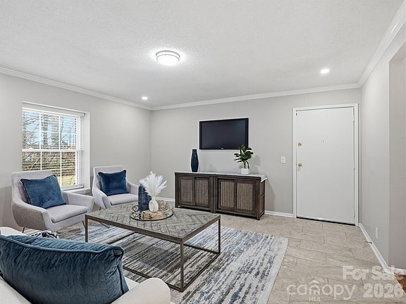 2nd image of 2628 Park Rd APT G