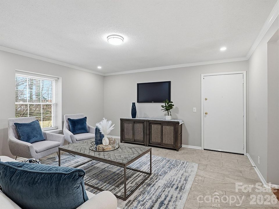 1st image of 2628 Park Rd APT G