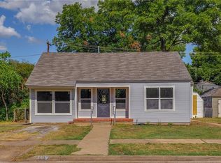308 SE 10th St, Grand Prairie, TX 75051