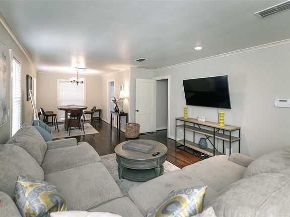 5th image of 3890 Greenway Pl