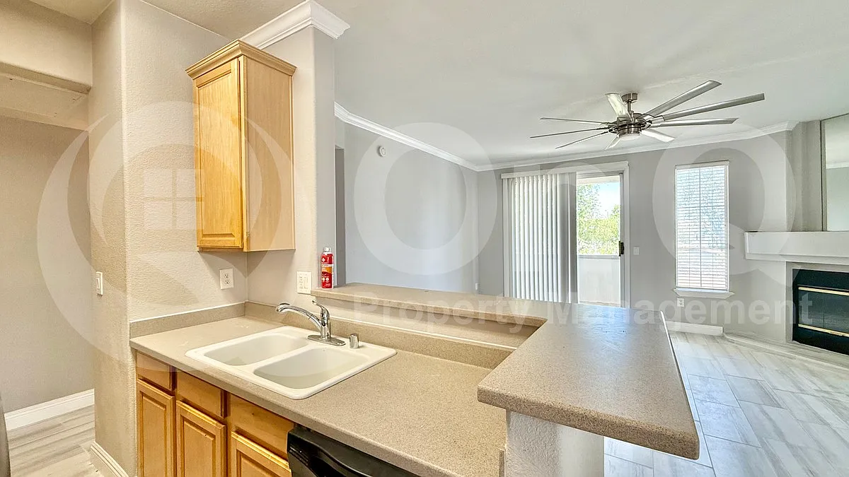 2 bed, 2.0 bath, 1268 sqft, $2,249 — Photo 3