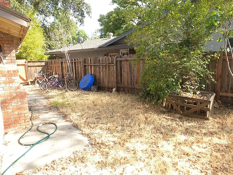 1419 Whittier Dr — Photo 13