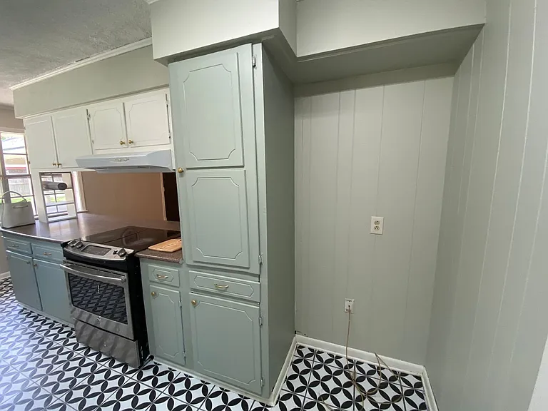 1006 E Hazel St — Photo 8