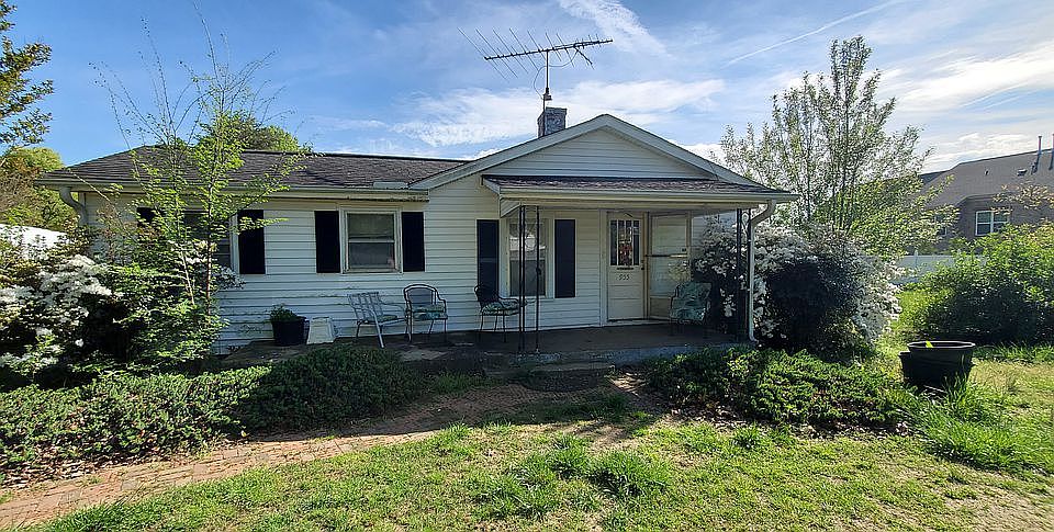 1st image of 955 Sonny Ln