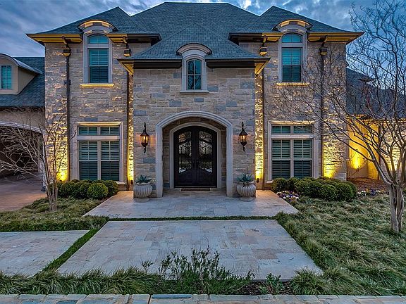 2nd image of 8121 Oakmont Dr