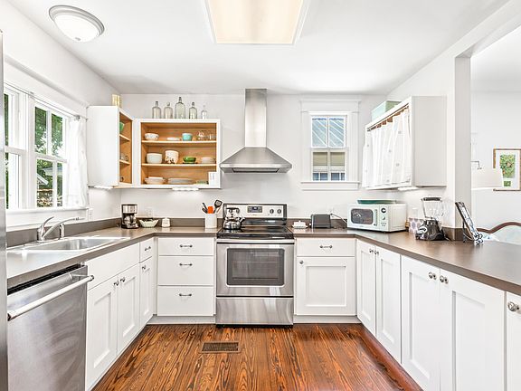 4th image of 46 Osceola St