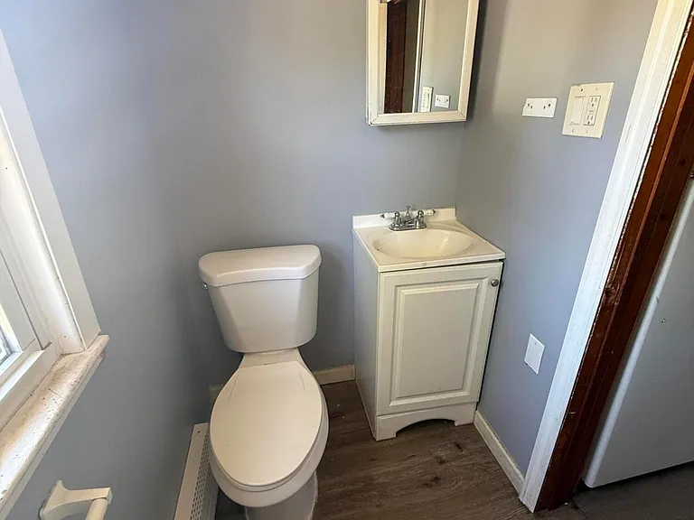 227 Seeley Ave — Photo 7