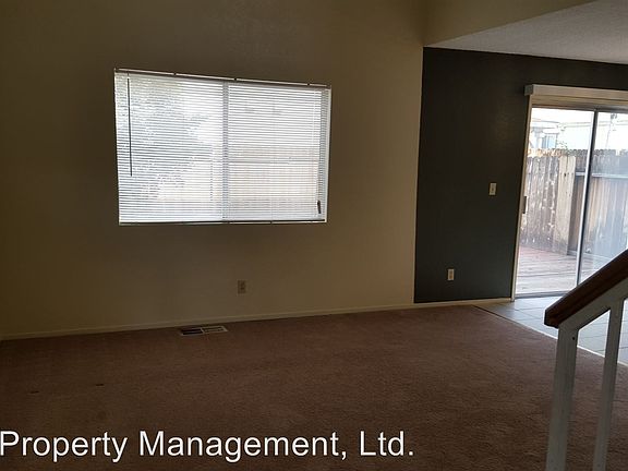 3rd image of 1715 Round Mountain Cir
