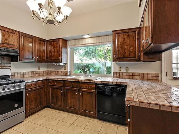 4th image of 3022 Metairie Ct
