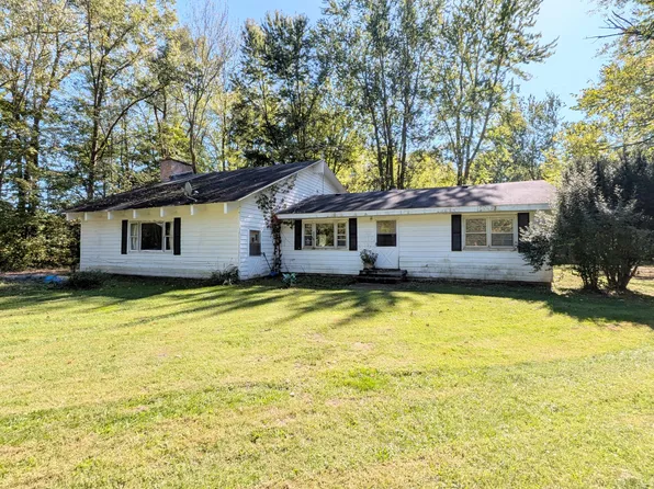 52931 30th Ave, Bangor, MI 49013
