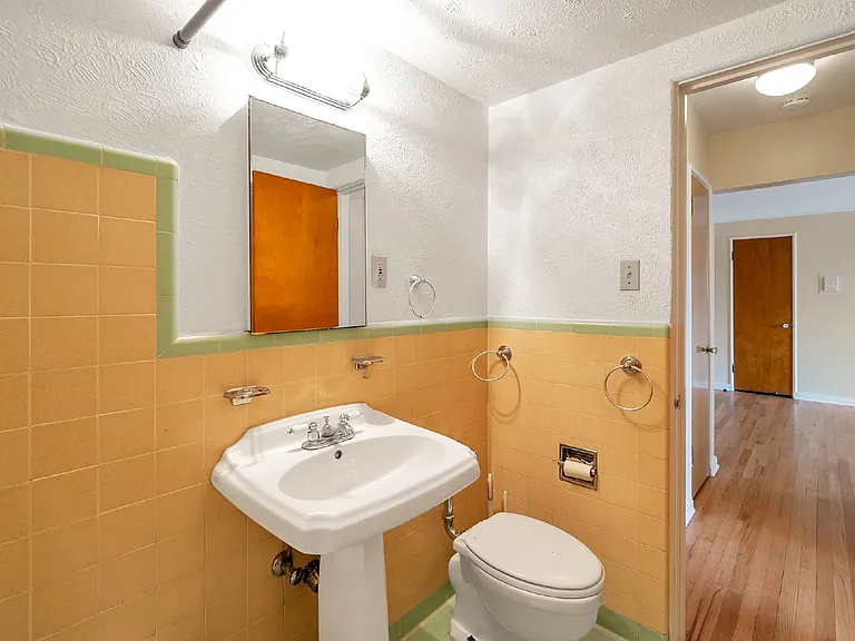 733 E 2nd Ave #104 — Photo 12
